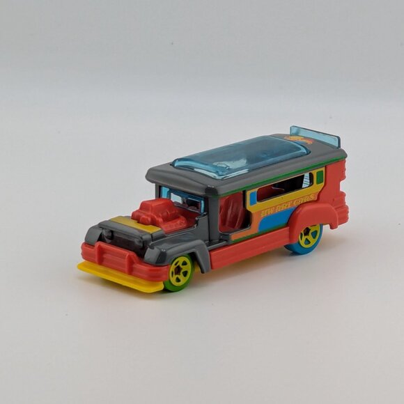 Hot Wheels Road Bandit (2019) – HW Art Cars - Picture 2 of 5